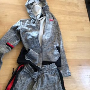 Boy’s NIKE Elite sweatsuit excellent condition